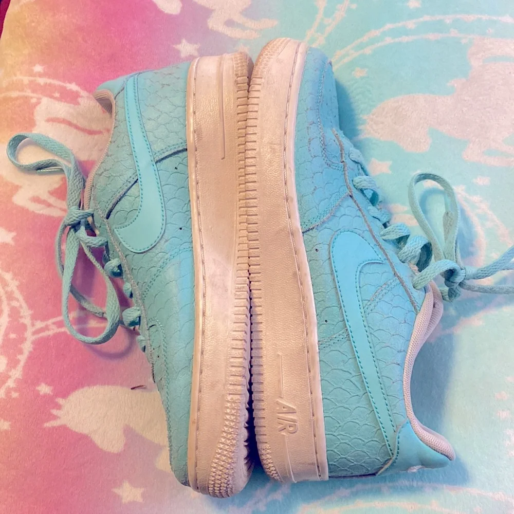 Shoes - Picture 3 of 3
